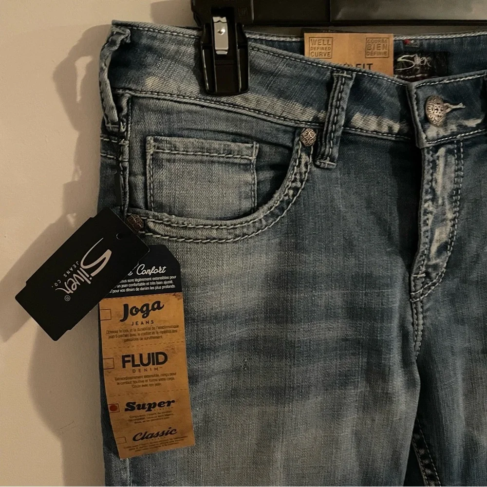 New Denim Capris - Picture 4 of 9